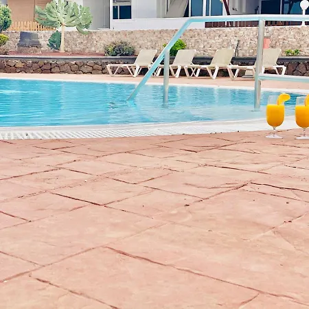 Cozy With Pool In Lanzarote Apartment